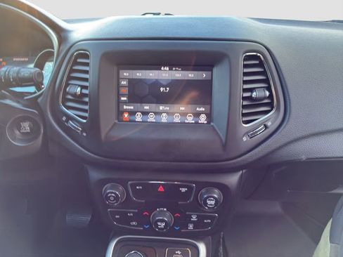 Used 2019 Jeep Compass Latitude w/ Popular Equipment Group image 18