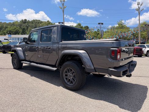 Used 2026 Jeep Gladiator Sport AWD/4WD image 4