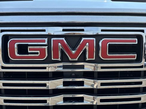 Used 2025 GMC Sierra 1500 Denali w/ Denali Reserve Package AWD/4WD image 36
