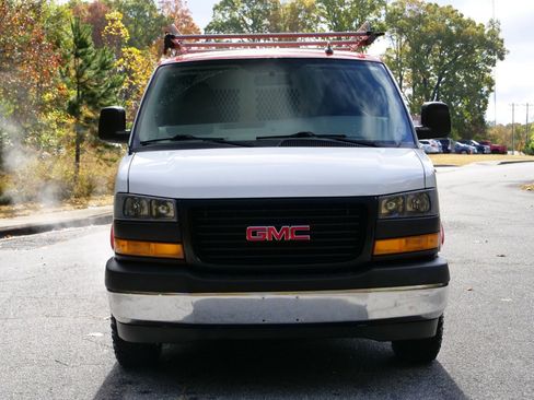 Used 2018 GMC Savana 3500 w/ Driver Convenience Package image 5