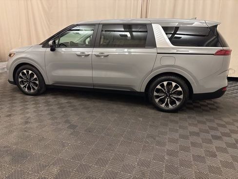 Certified 2024 Kia Carnival EX image 7