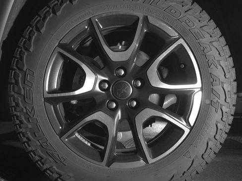 Used 2025 Jeep Compass Trailhawk AWD/4WD image 14