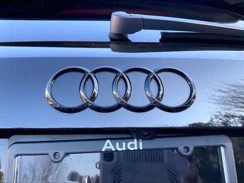 Used 2025 Audi Q3 2.0T Premium w/ Convenience Package image 32