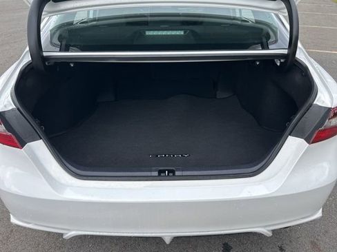 Used 2022 Toyota Camry SE w/ Cold Weather Package FWD image 27