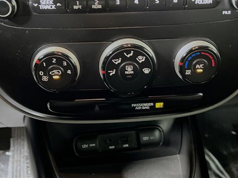 Used 2015 Kia Soul FWD image 24