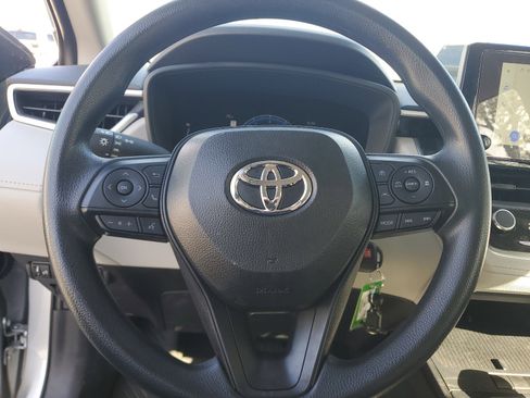 Used 2026 Toyota Corolla Cross L image 19