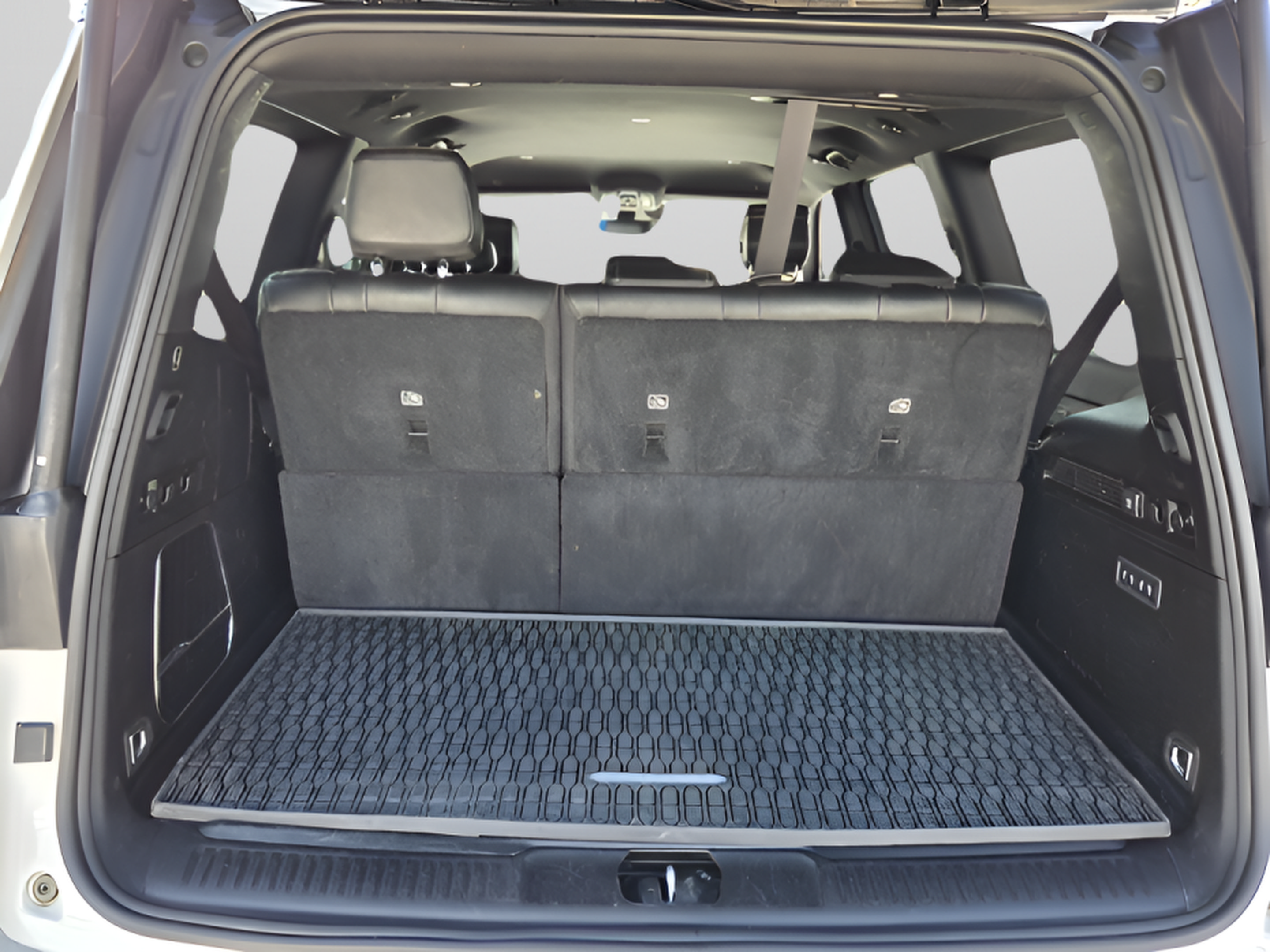 Used 2024 Jeep Wagoneer Series II w/ Flexible Seating Group RWD image 13