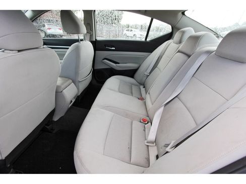 Used 2022 Nissan Altima 2.5 SV w/ SV Premium Package FWD image 14