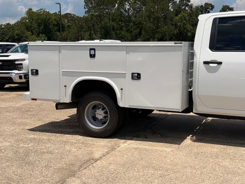 New 2026 GMC Sierra 3500 Pro w/ Convenience Package AWD/4WD image 9
