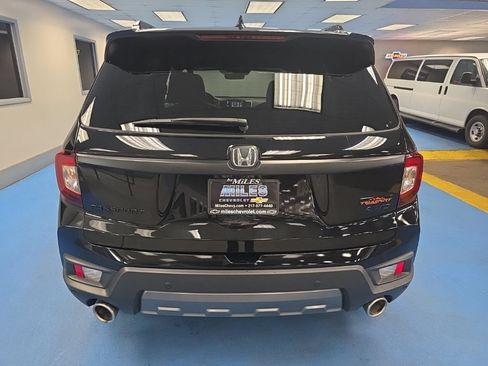 Used 2023 Honda Passport TrailSport image 8