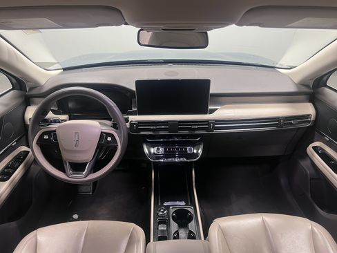 Used 2023 Lincoln Corsair AWD image 12