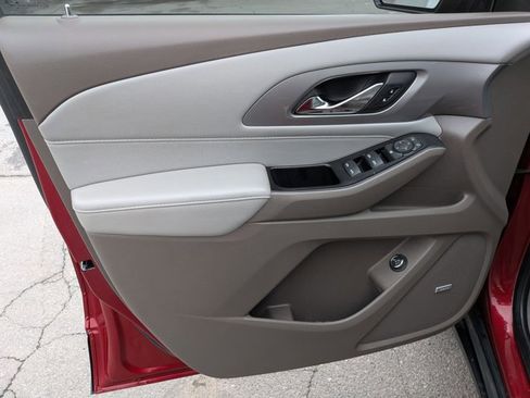 Used 2019 Chevrolet Traverse LT w/ LT Premium Package image 11