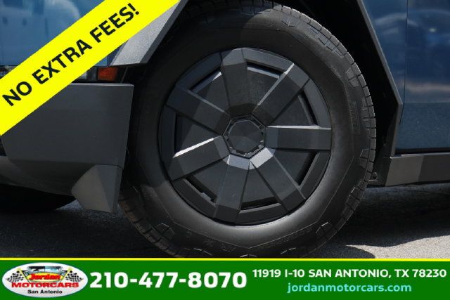 Used 2024 Tesla Cybertruck AWD Crew Cab image 3