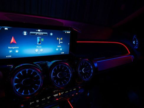 New 2025 Mercedes-Benz GLB 250 image 19