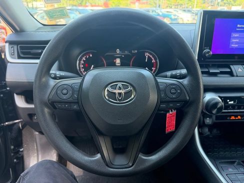 Used 2025 Toyota RAV4 LE AWD/4WD image 17