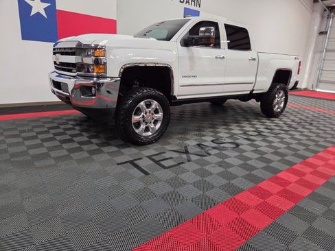 Used 2019 Chevrolet Silverado 2500 LTZ w/ Duramax Plus Package AWD/4WD image 2