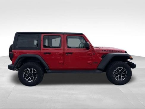 Used 2024 Jeep Wrangler Unlimited Rubicon w/ Convenience Group AWD/4WD image 3