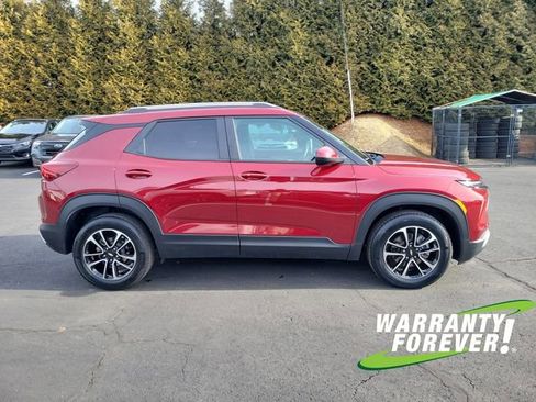 Used 2024 Chevrolet TrailBlazer LT w/ LT Cold Weather Package image 8