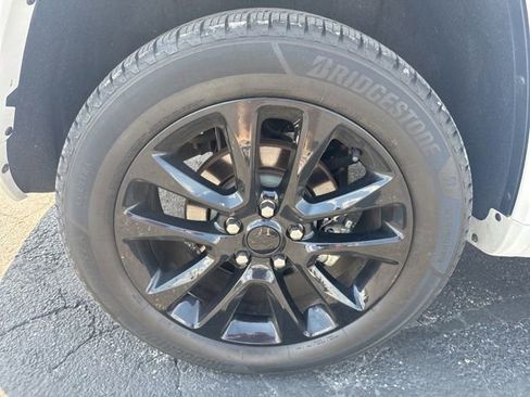Used 2021 Jeep Grand Cherokee Laredo X AWD/4WD image 27