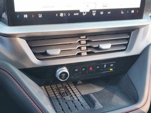 Used 2025 Ford Explorer ST image 21