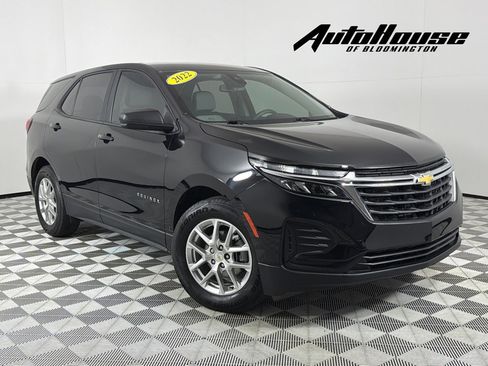 Used 2022 Chevrolet Equinox LS image 1