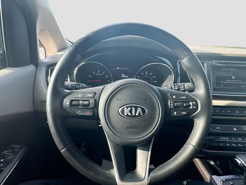 Used 2018 Kia Sedona SX Limited image 12