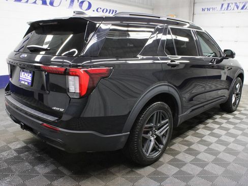 Used 2025 Ford Explorer ST-Line w/ ST-Line Street Pack AWD/4WD image 6