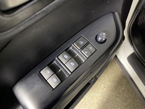 Certified 2019 Toyota Highlander FWD V6 image 16