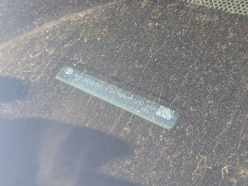 Used 2021 Toyota RAV4 XLE Premium image 7