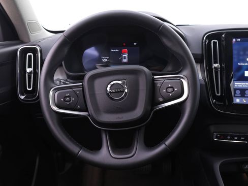Certified 2025 Volvo XC40 B5 Plus image 16