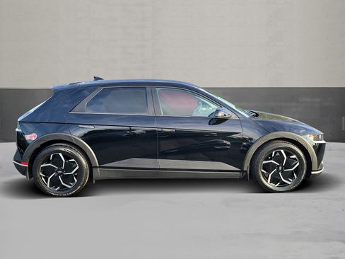 Used 2024 Hyundai Ioniq 5 SE image 4