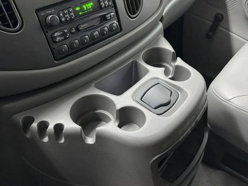 Used 2003 Ford E-350 and Econoline 350 XL RWD image 18