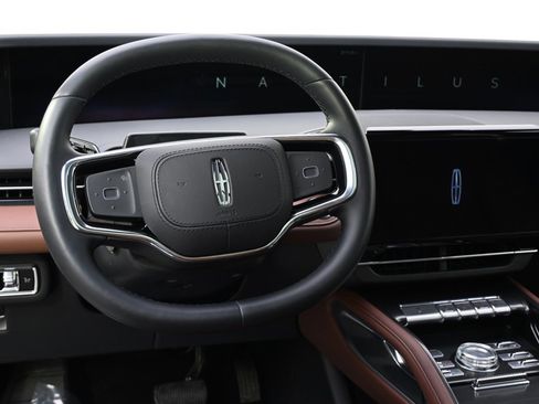 New 2026 Lincoln Nautilus Reserve image 12