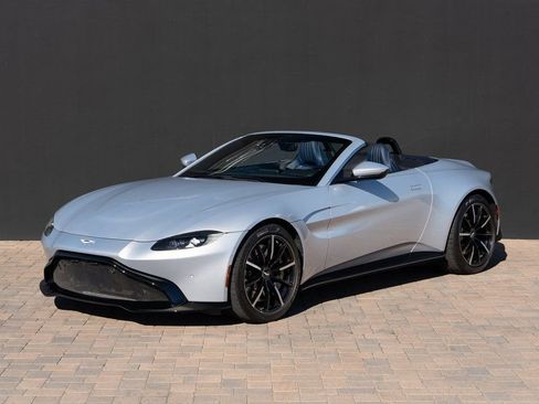 Used 2023 Aston Martin V8 Vantage Roadster RWD image 4