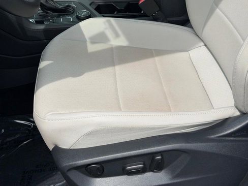Used 2021 Volkswagen Tiguan SE w/ Panoramic Sunroof Package AWD/4WD image 24