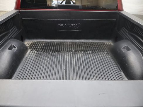 Used 2019 RAM 1500 Laramie AWD/4WD image 13