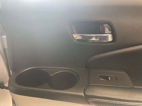 Used 2021 Honda Pilot EX image 18