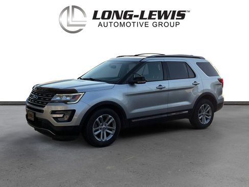 Used 2017 Ford Explorer XLT w/ Equipment Group 201A image 1