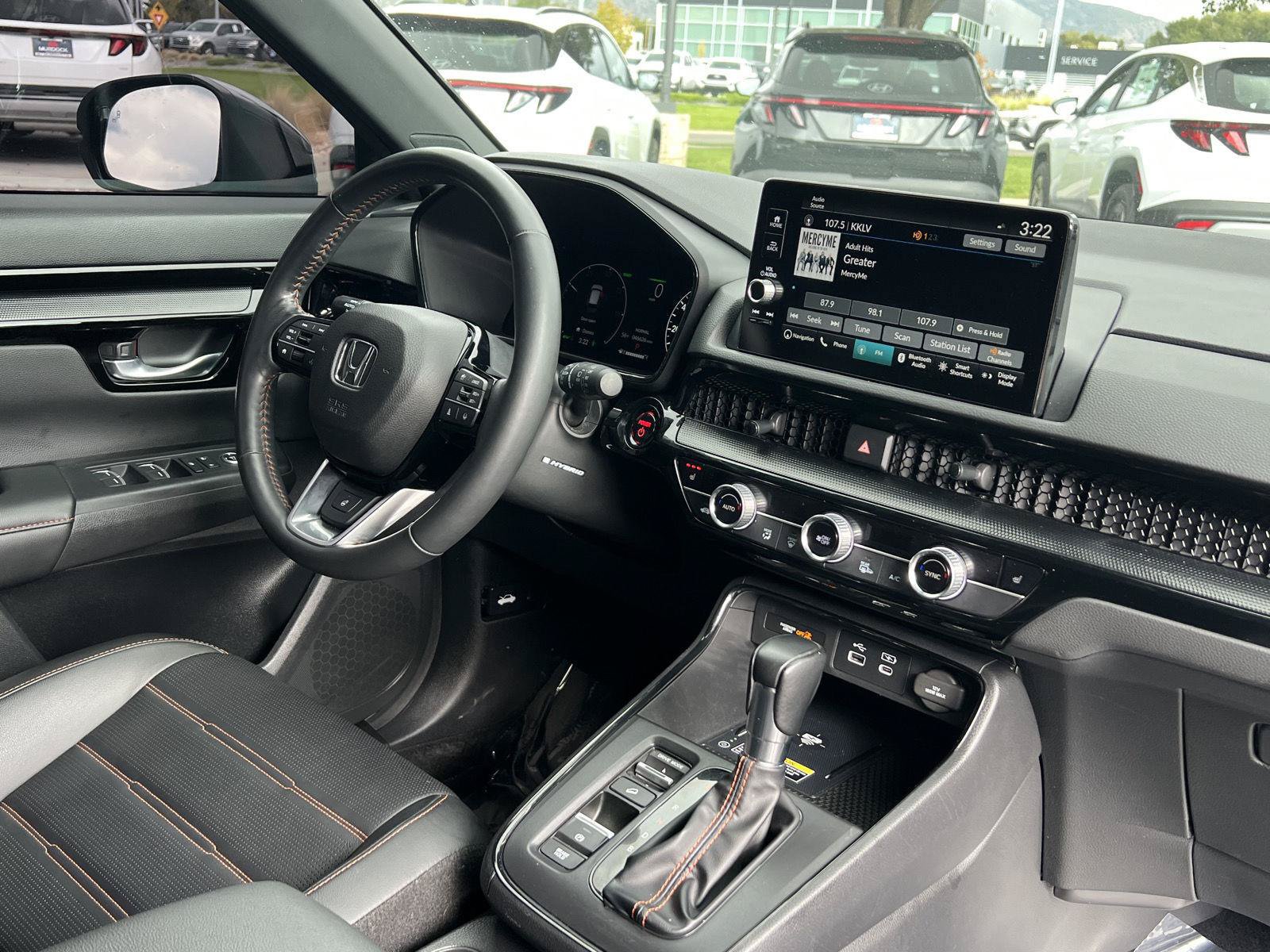 Used 2023 Honda CR-V Sport Touring image 3