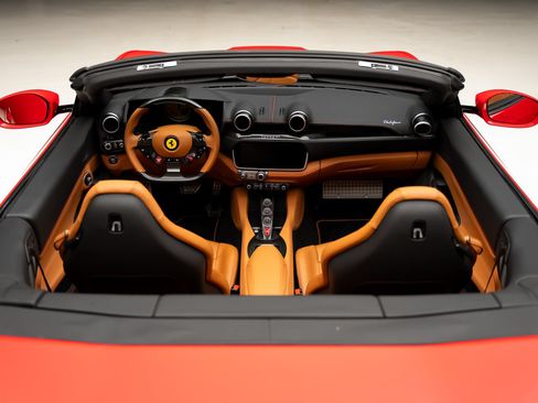 Used 2019 Ferrari Portofino RWD image 78