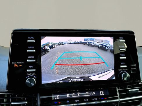 Certified 2023 Toyota Sienna XLE FWD image 27