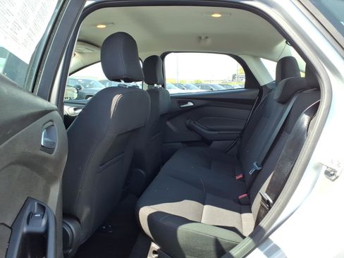 Used 2016 Ford Focus SE FWD image 11