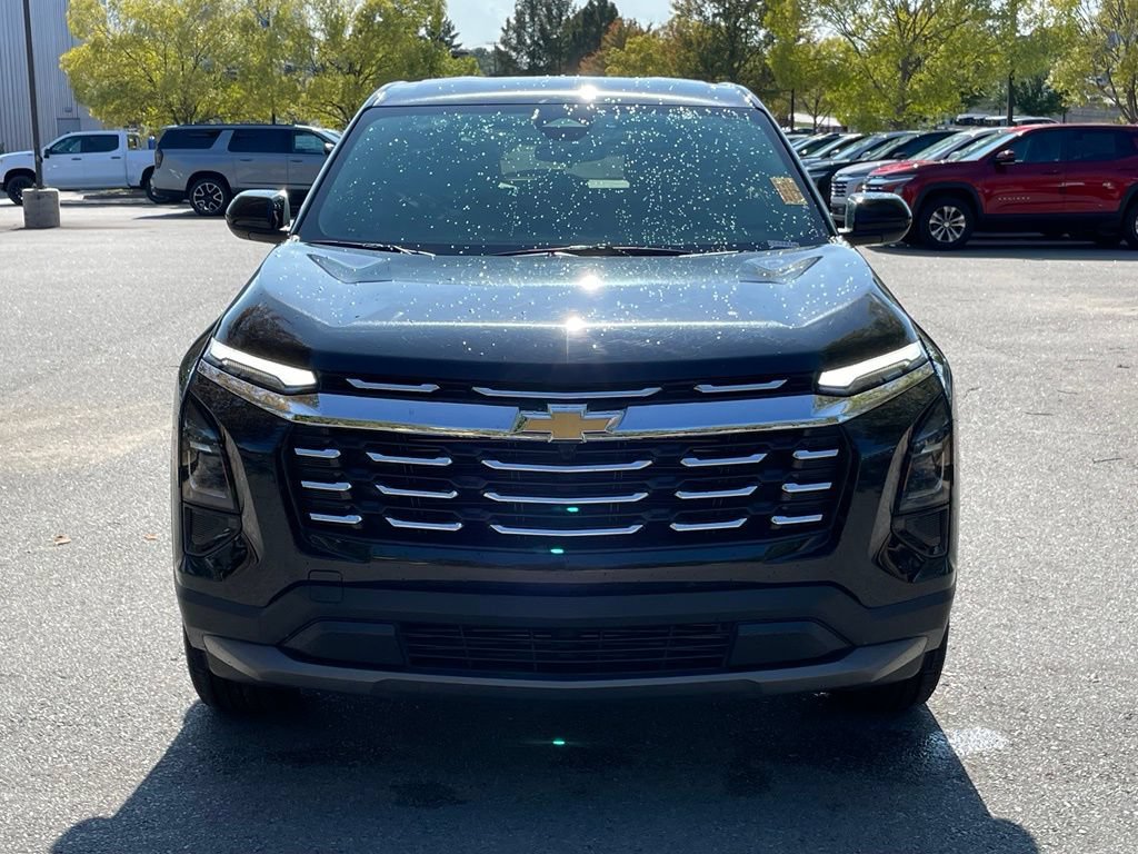 Used 2025 Chevrolet Equinox LT FWD image 2
