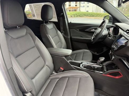 Used 2023 Chevrolet TrailBlazer RS w/ Convenience Package image 29