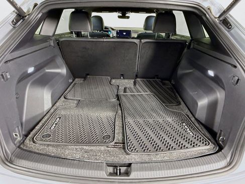 Used 2024 Volkswagen Atlas Cross Sport SE w/ Panoramic Sunroof Package image 24