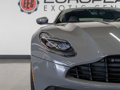Used 2018 Aston Martin DB11 V12 RWD image 31