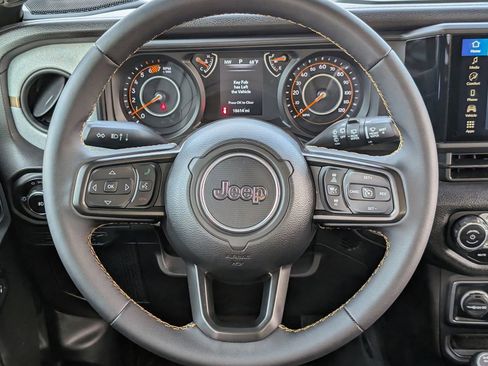 Used 2025 Jeep Wrangler Sport S image 11