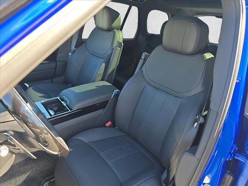 New 2025 Land Rover Range Rover SE image 13