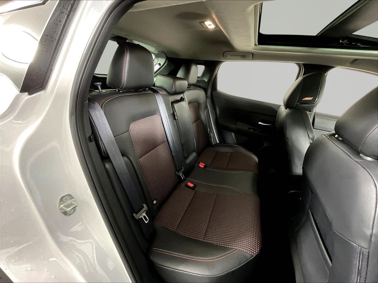 Used 2025 Nissan Kicks SR w/ SR Premium Package AWD/4WD image 25