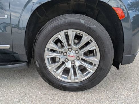 Used 2021 GMC Yukon XL Denali AWD/4WD image 13